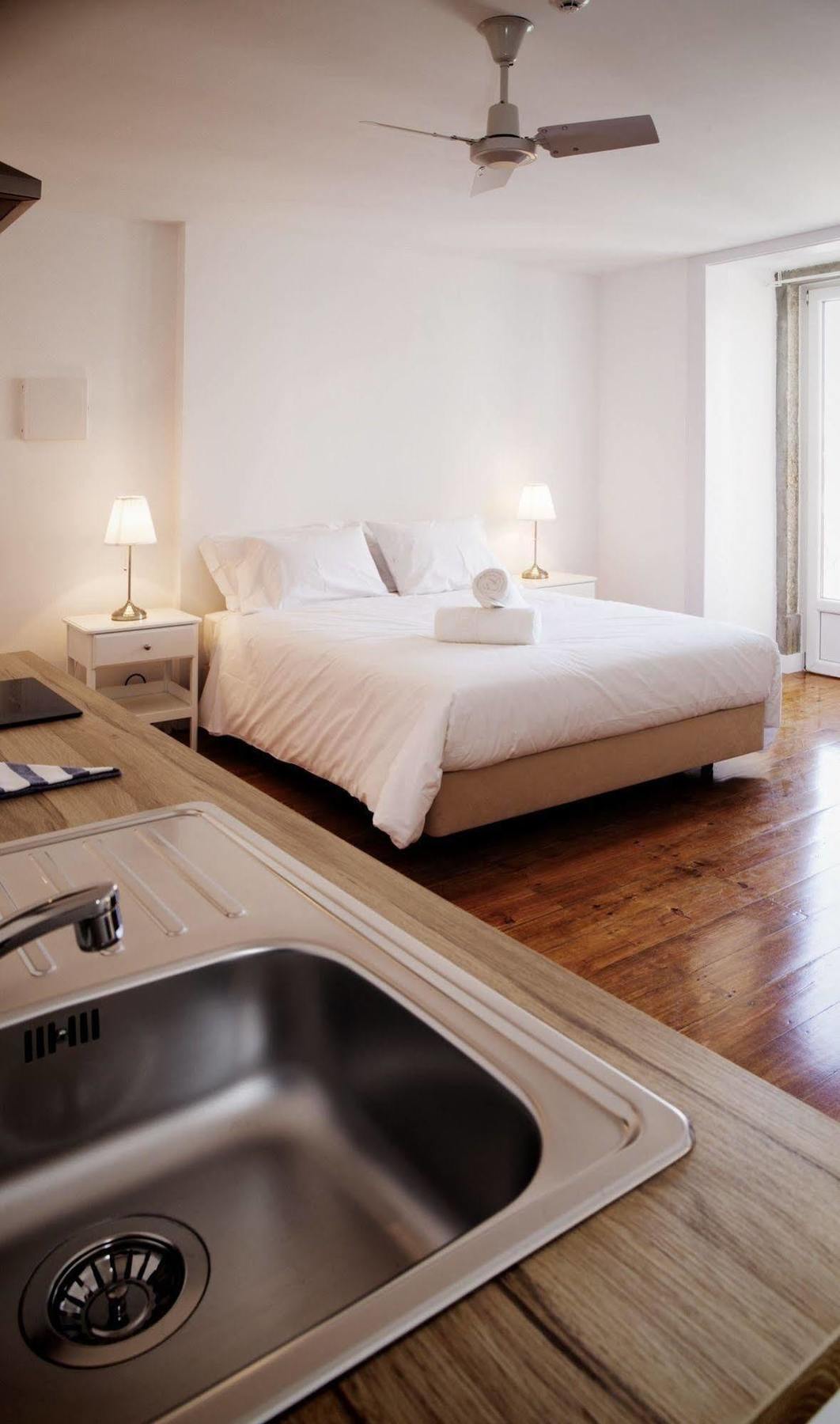 Gs Chiado Boutique Studios & Suites Lisbon Bagian luar foto