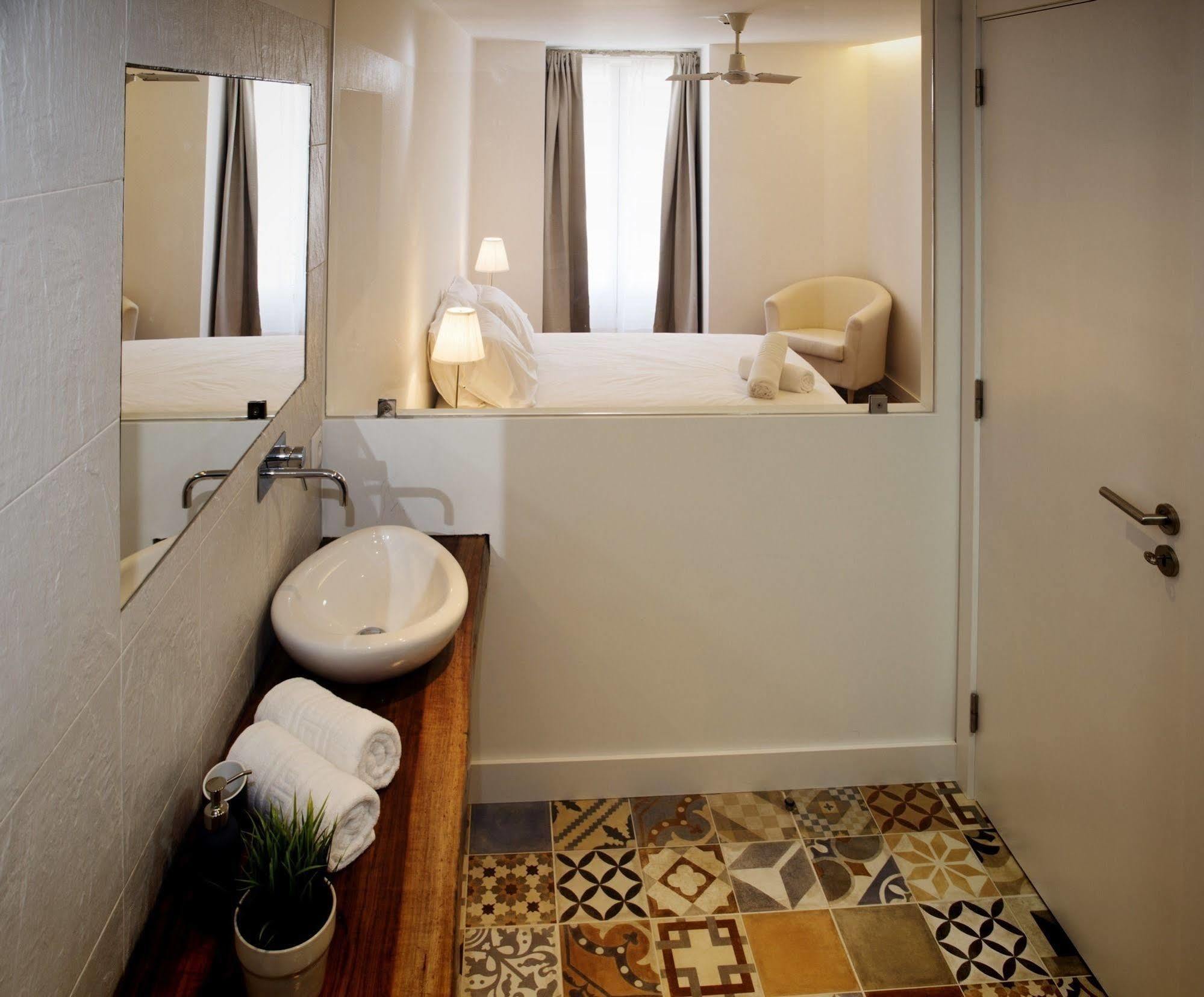 Gs Chiado Boutique Studios & Suites Lisbon Bagian luar foto