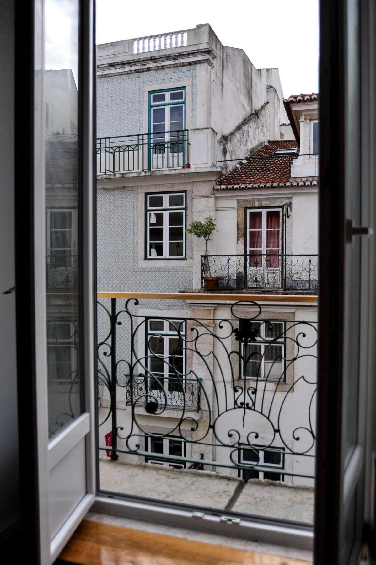 Gs Chiado Boutique Studios & Suites Lisbon Bagian luar foto
