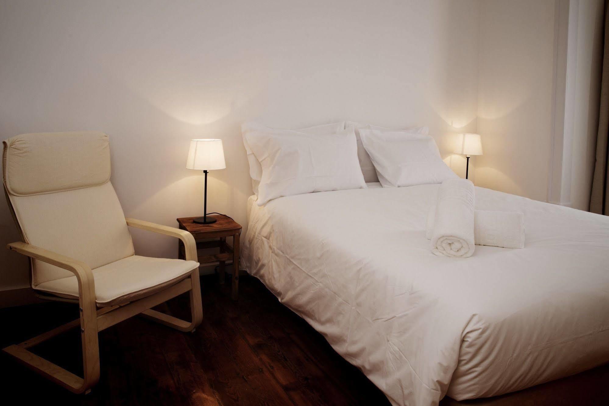 Gs Chiado Boutique Studios & Suites Lisbon Bagian luar foto